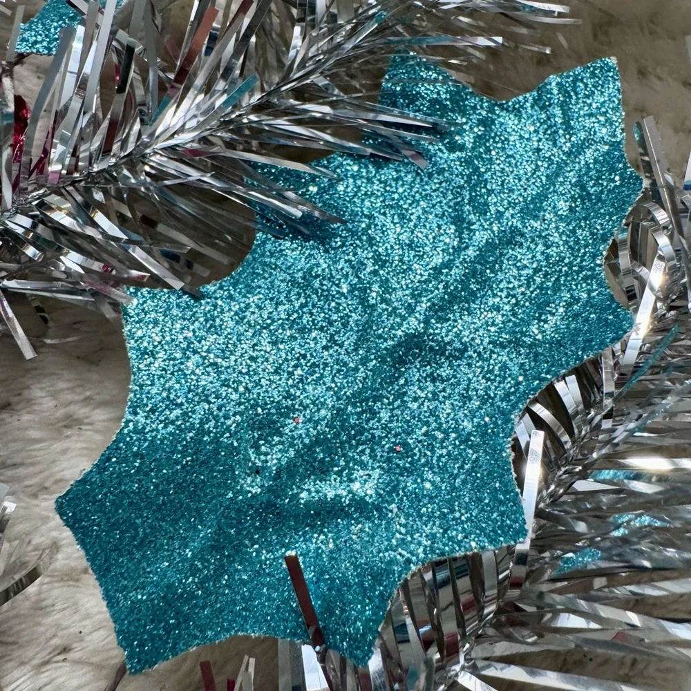 Designer David Christopher Retro Silver Teal and Red Decorated Pick Set5